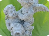 MVR 1471. Angels with jug
